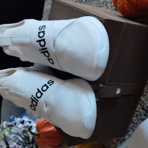 Running athletic sports shoes women's size 9 Adidas pure motion adapt color wh